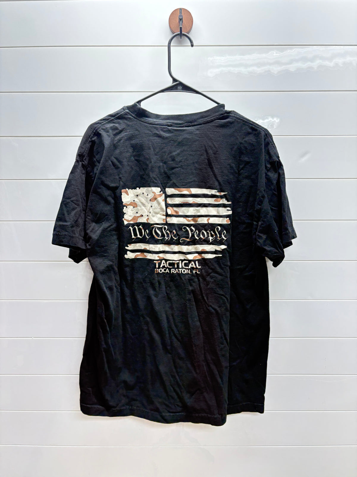 Men’s large tee