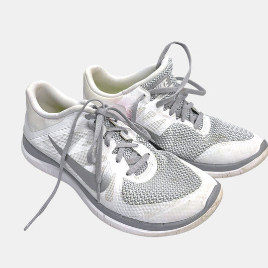 Women’s Nike shoes sz 10