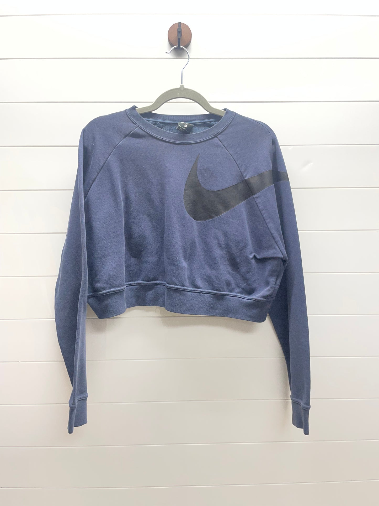 Women’s medium cropped Nike