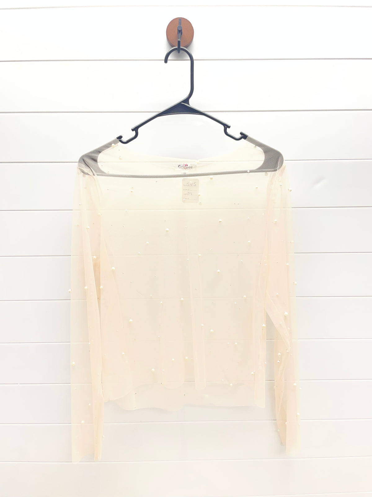 Women’s medium mesh top