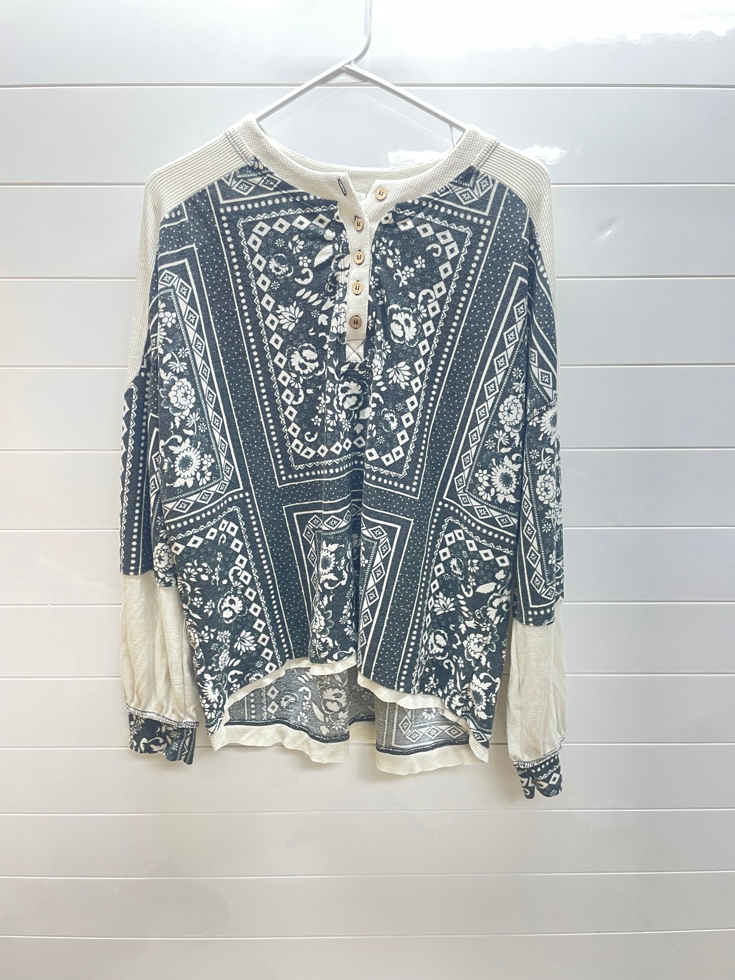 Women’s Large BKE Shirt