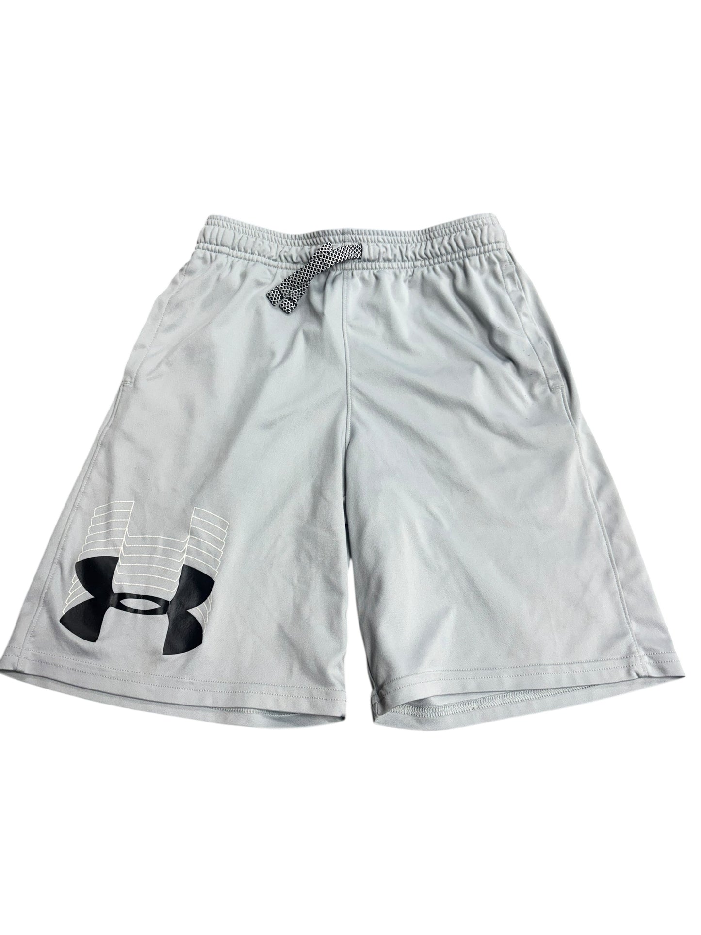 Boys medium UA shorts