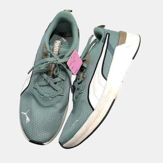 Women’s Puma shoes sz 9
