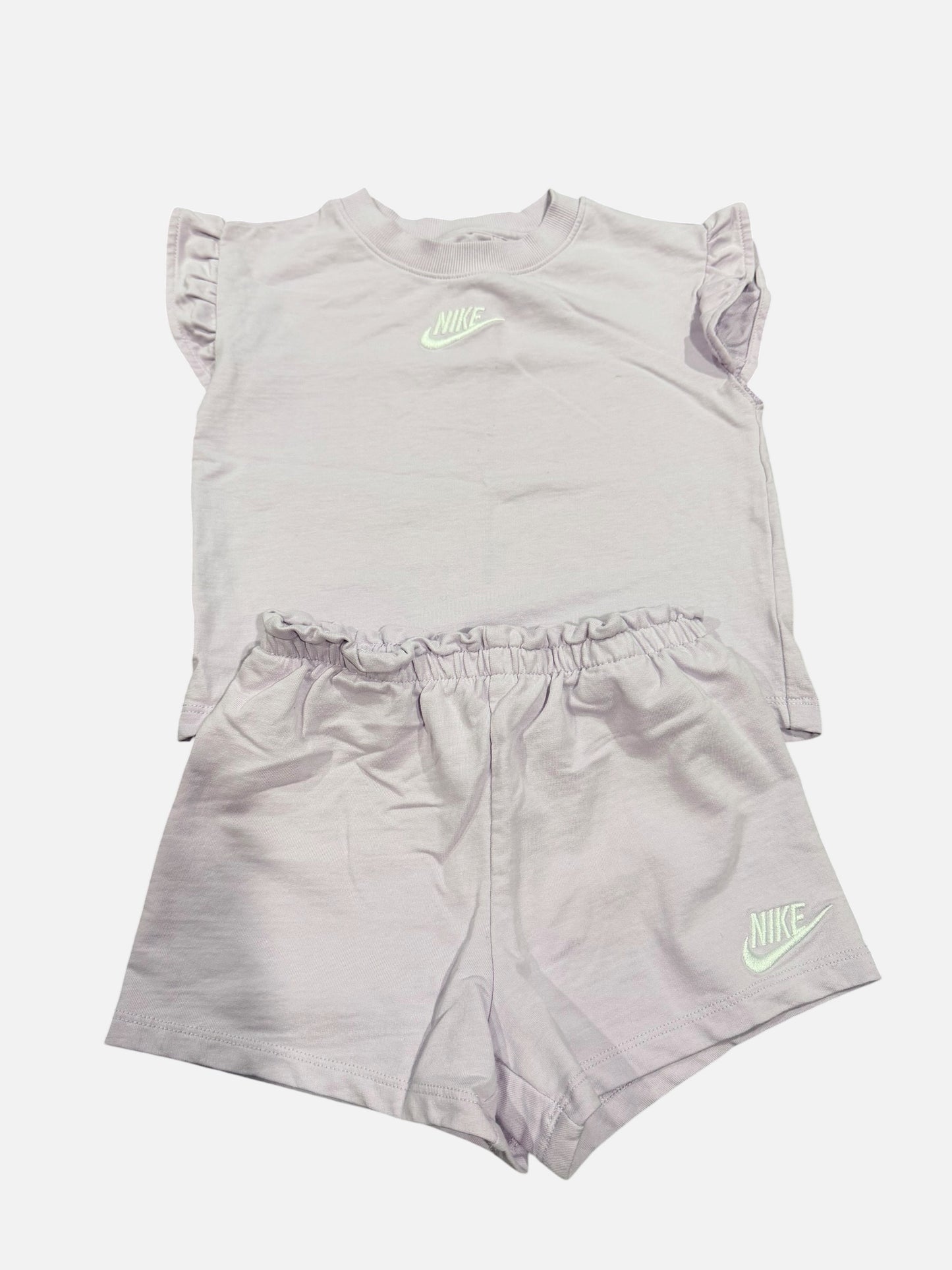 Girl’s 6 Nike outfit - light lavender
