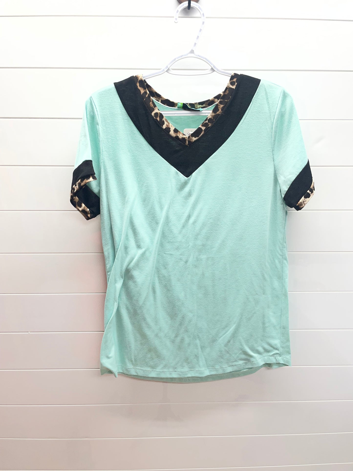 Women’s small tee