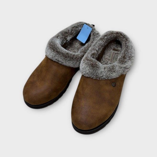 Womens 9 Bobs Slippers