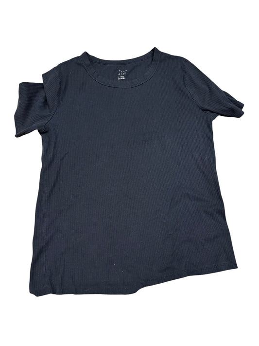 Women’s xl slightly cropped shirt