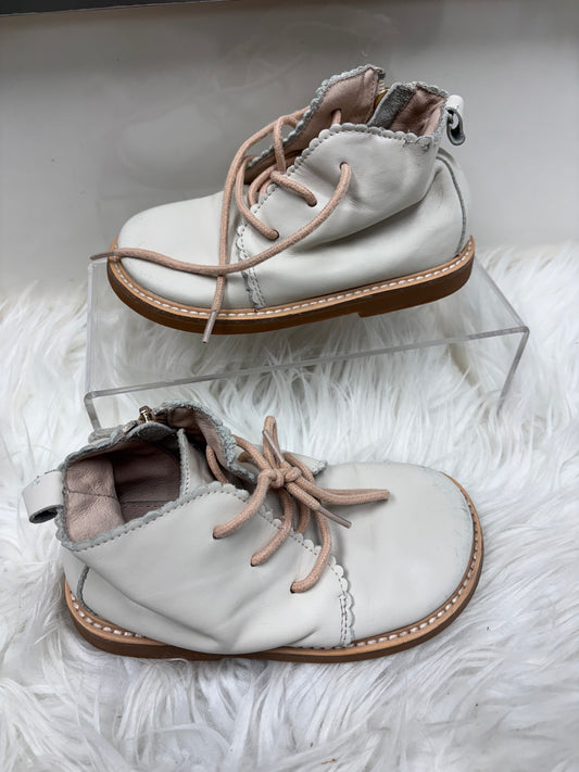 Girl’s 10 shoes
