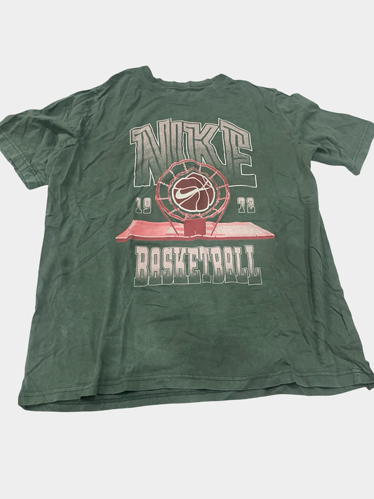 Women’s medium tee