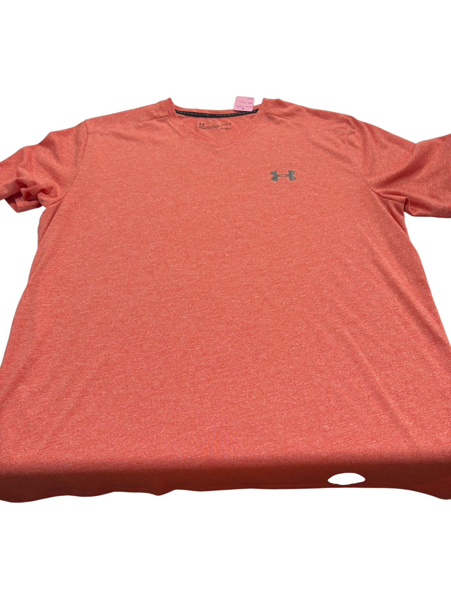 Men’s large UA tee