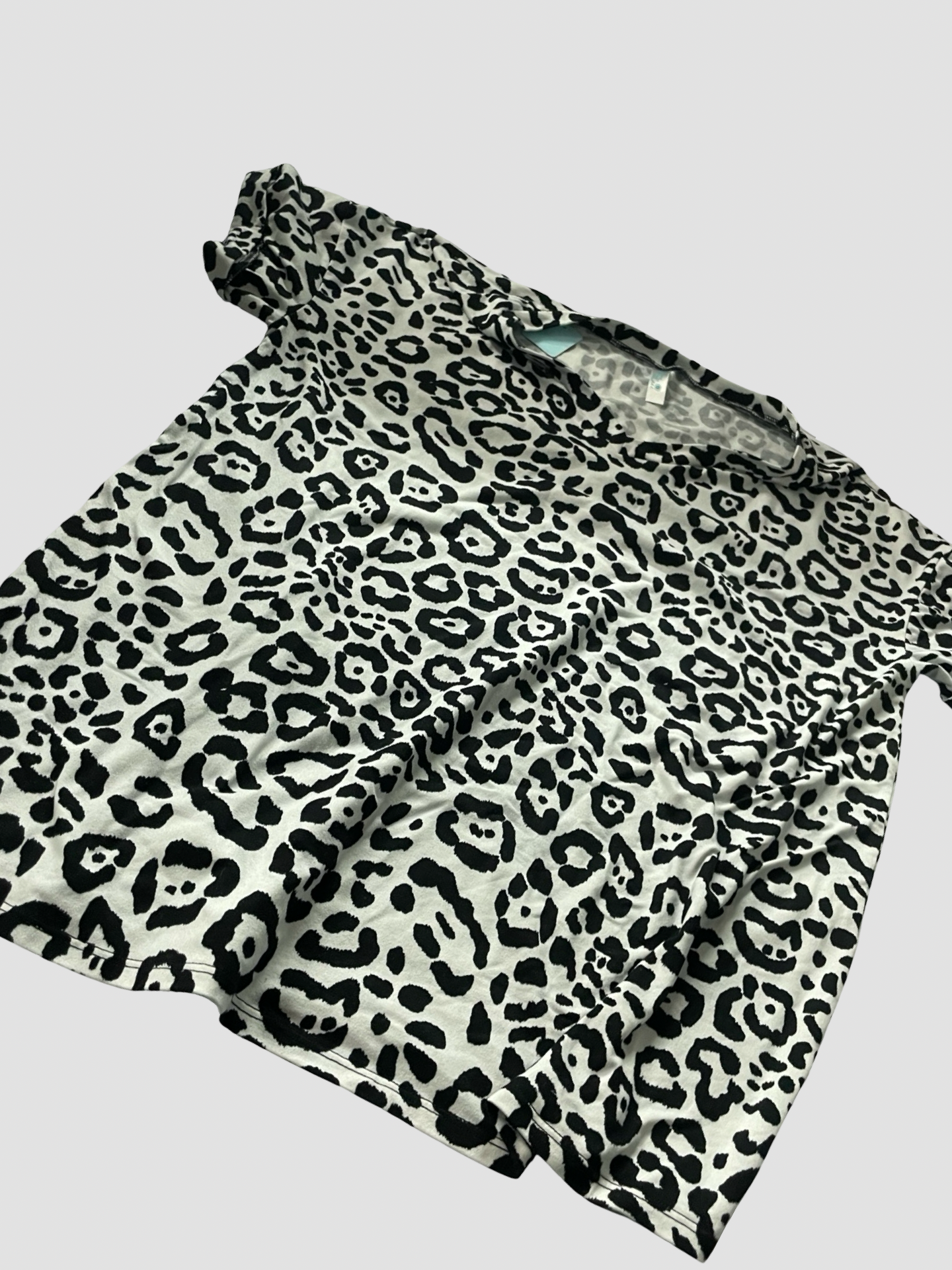 Women’s medium tee