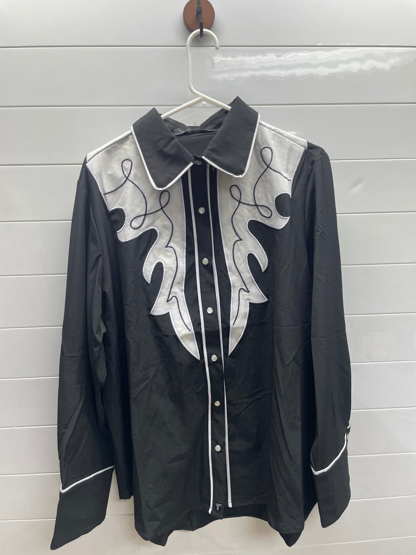 Women’s XL NWT Button Up