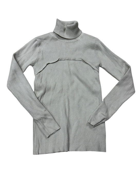 Women’s small turtle neck sweater