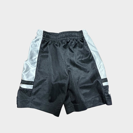 Boys 2t nike shorts