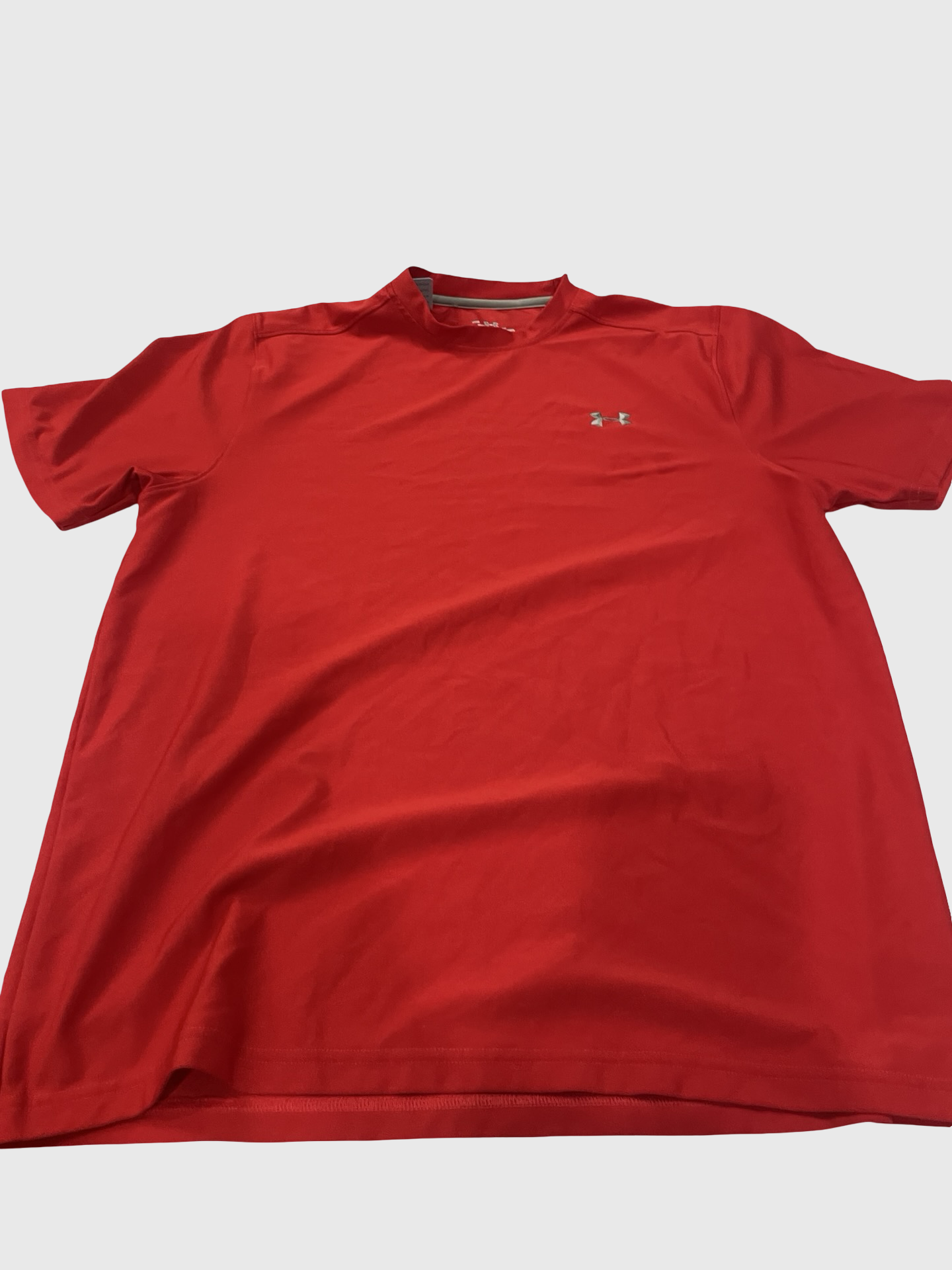 Men’s small UA tee
