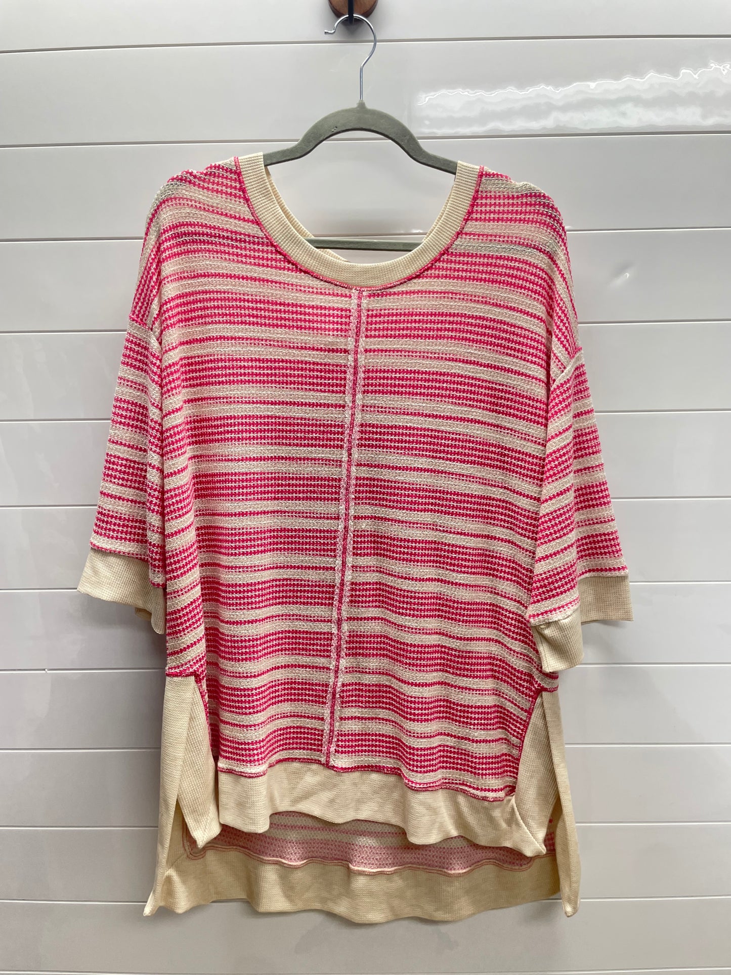 Women’s medium oversized tee