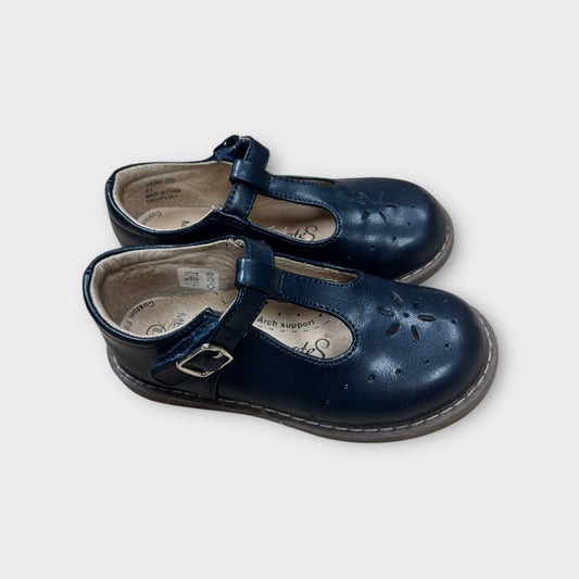 Girl’s 8.5 foot mates