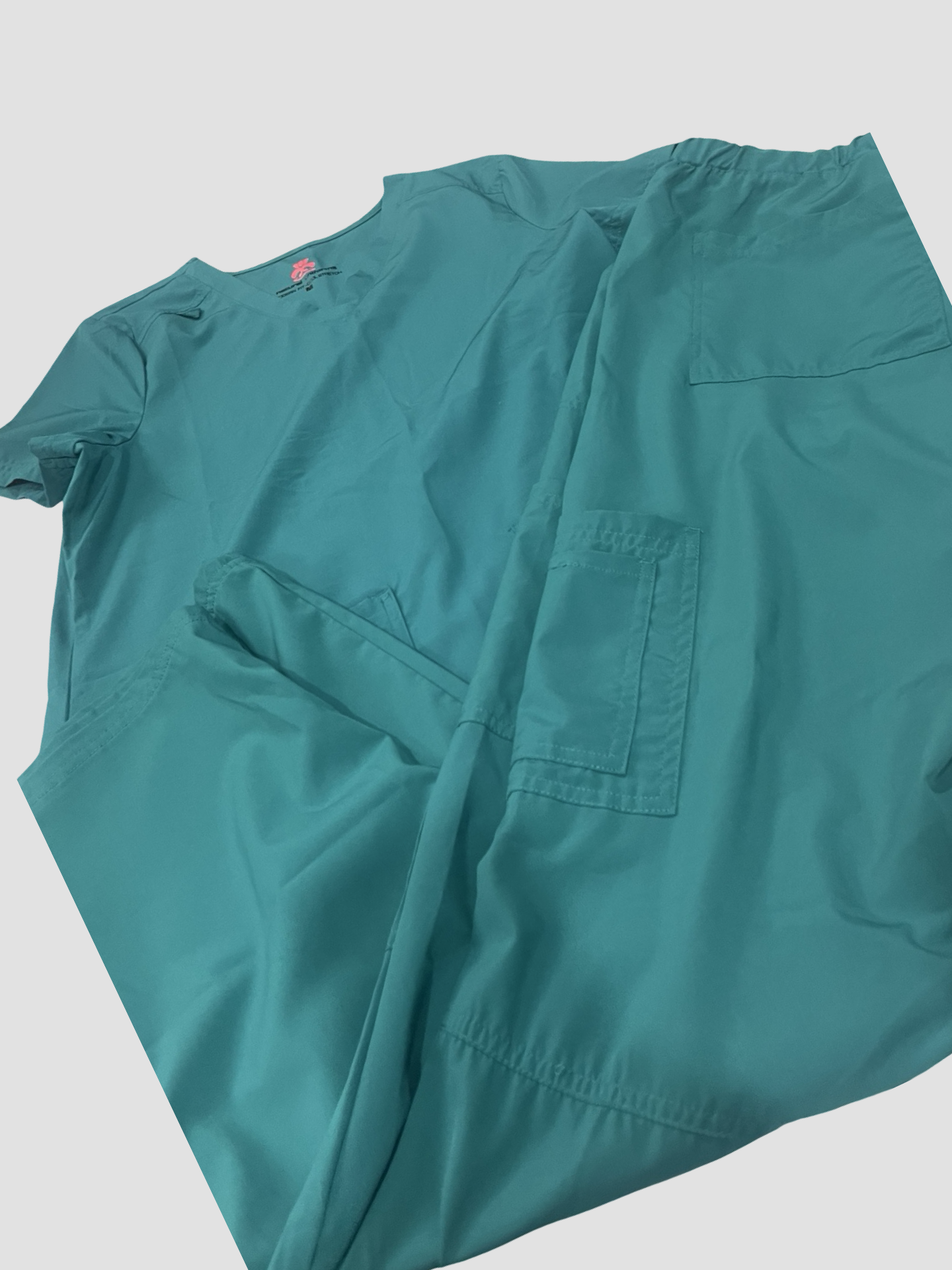 Women’s medium scrub set