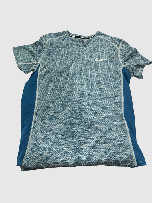 Men’s medium Nike tee