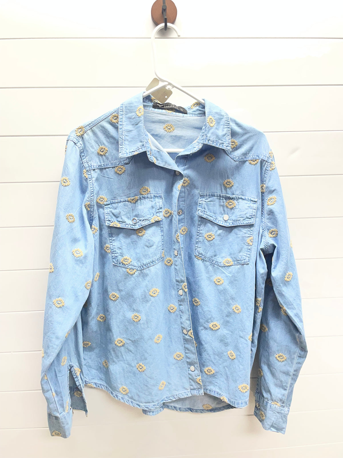 Women’s XL Button Up