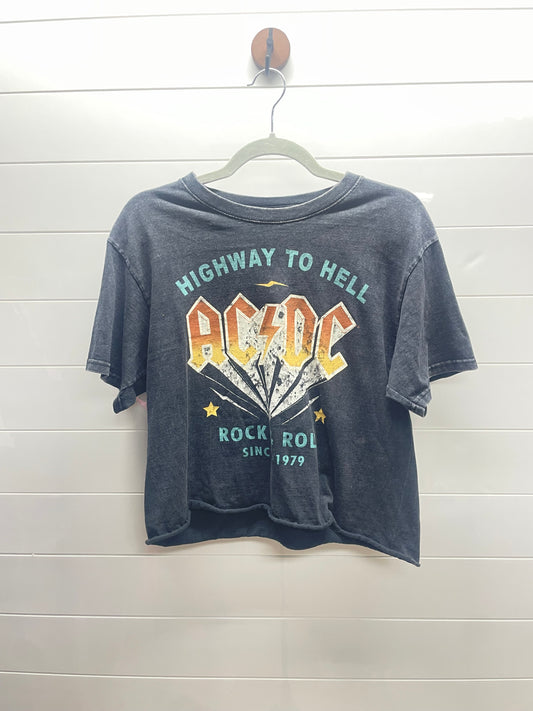 Women’s medium tee