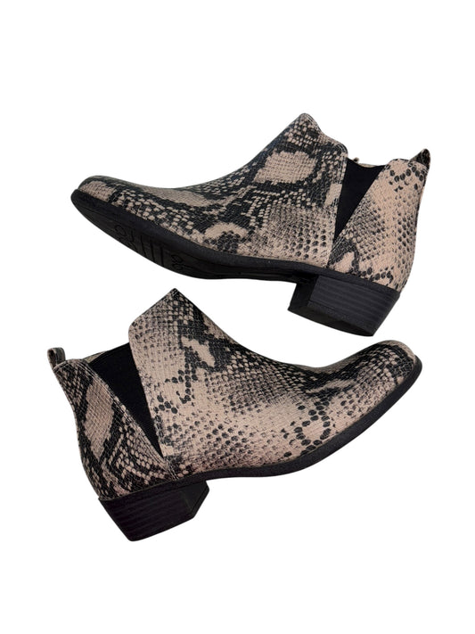 Women’s 8 booties