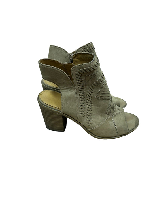 Womens 7.5 boots