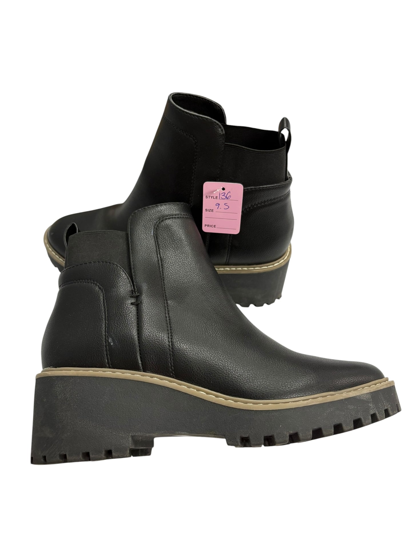 Women’s 9.5 boots