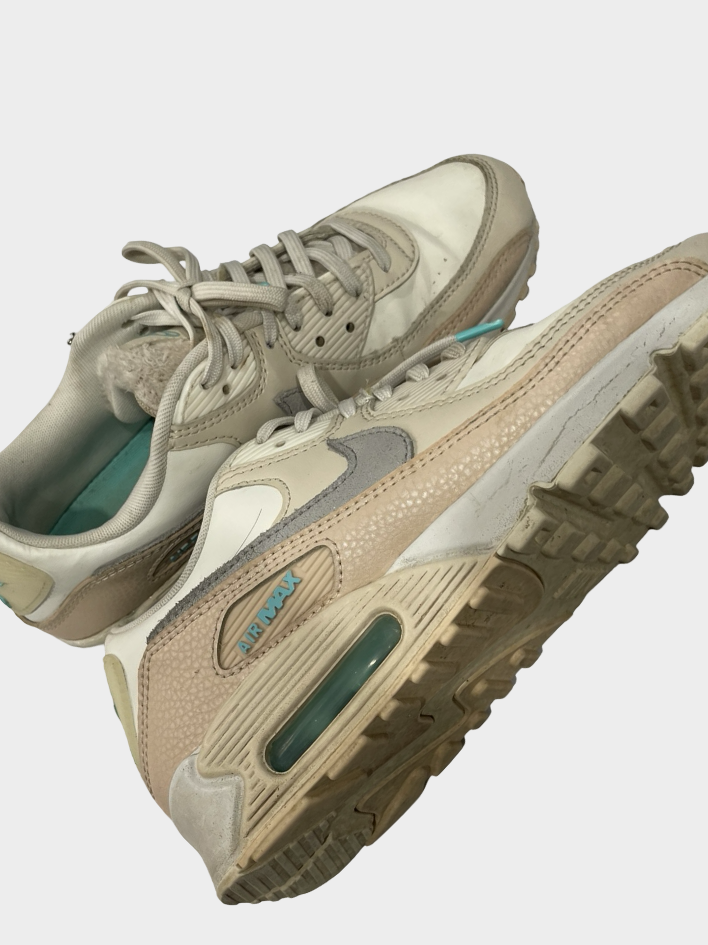 Women’s 8.5 Nikes