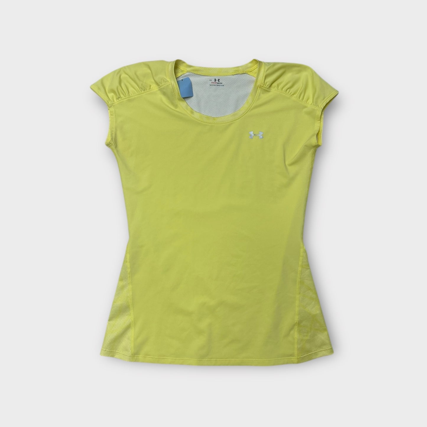 Women’s medium UA shirt