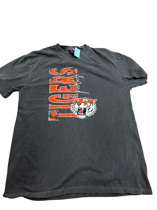 Women’s large tee