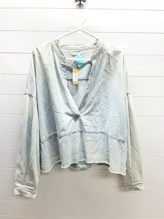Women’s small nwt denim top