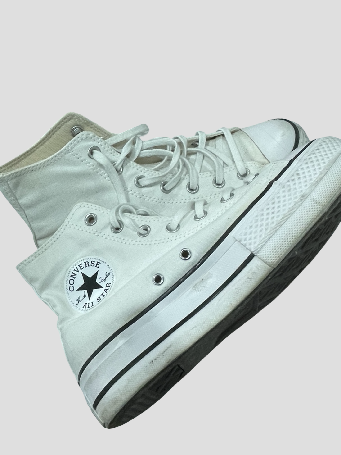 Women’s 8 Converse