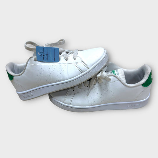 Women’s Adidas shoes- Sz 4