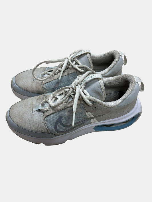 Youth 7 / women’s 8.5 Nike - need cleaned