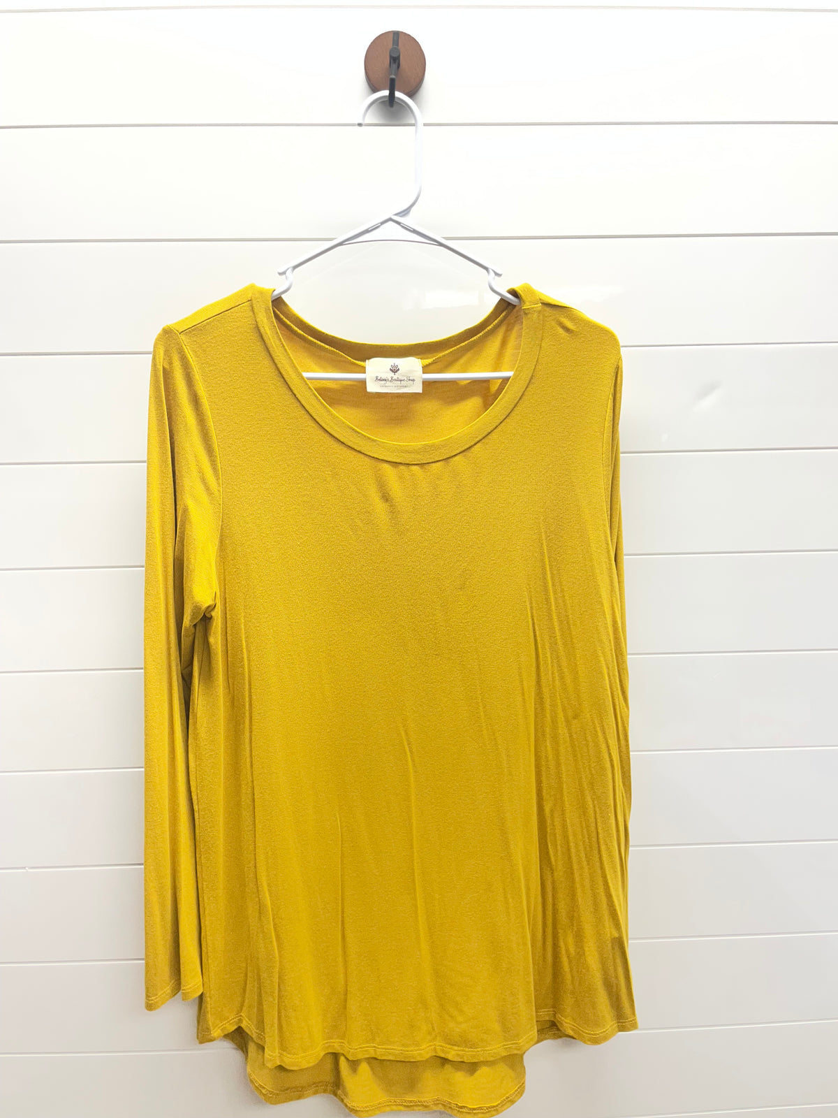 Women’s Medium Long Sleeve