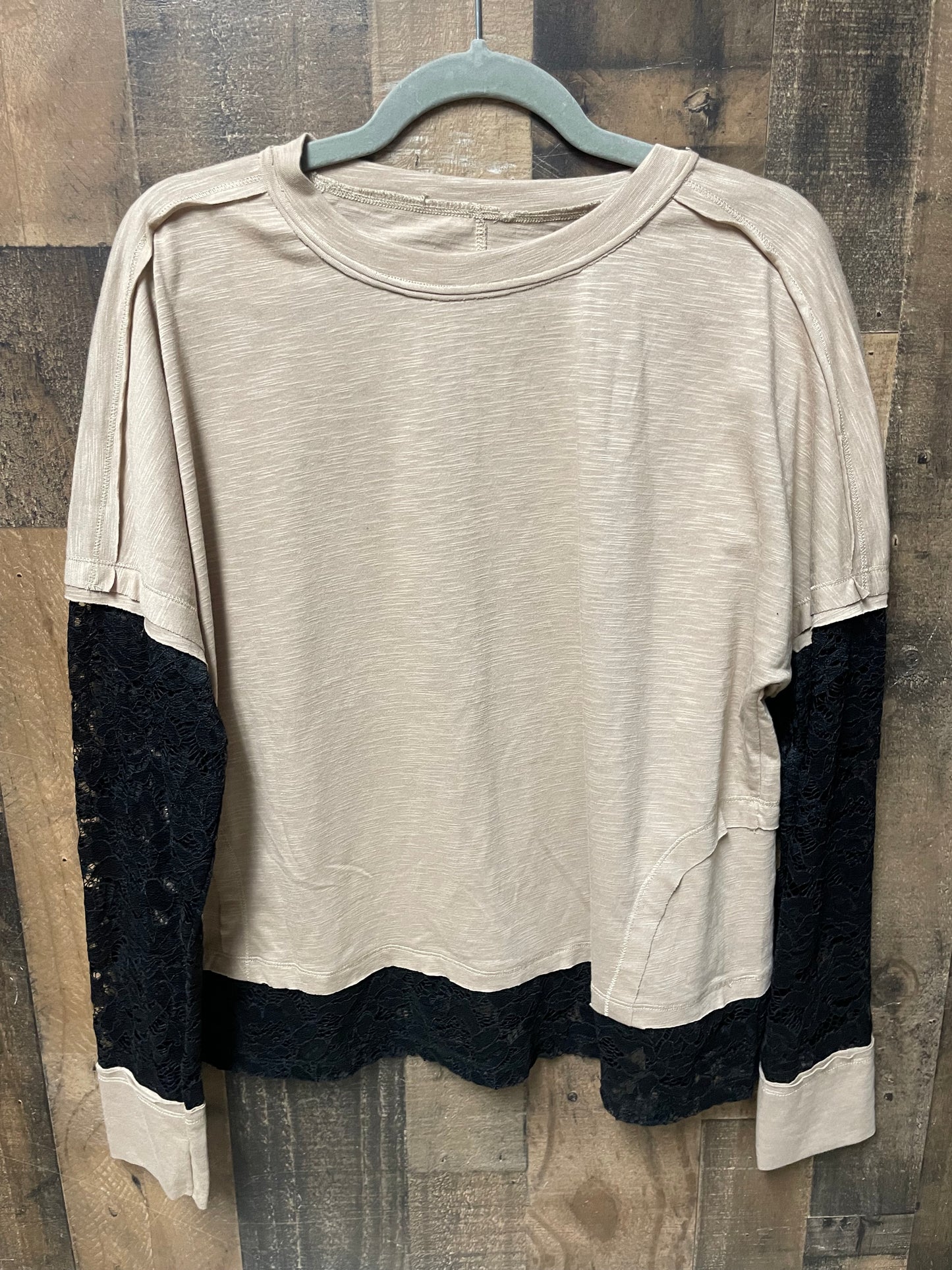 Women’s Medium Long Sleeve
