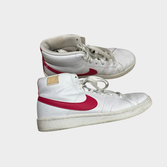 Women’s 8 Nike Blazers-Wear