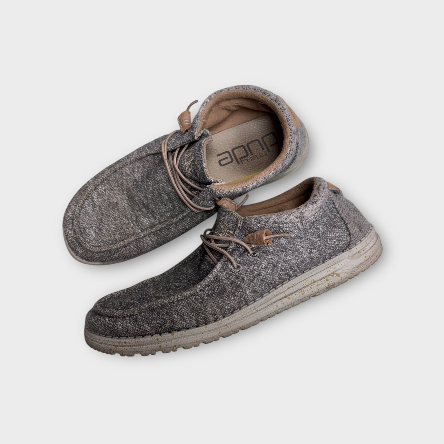 Women’s 10 hey dude