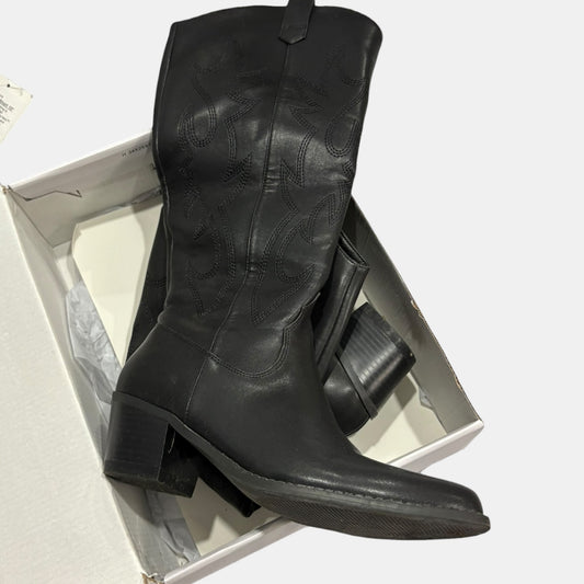 Women’s boots NEW sz 7