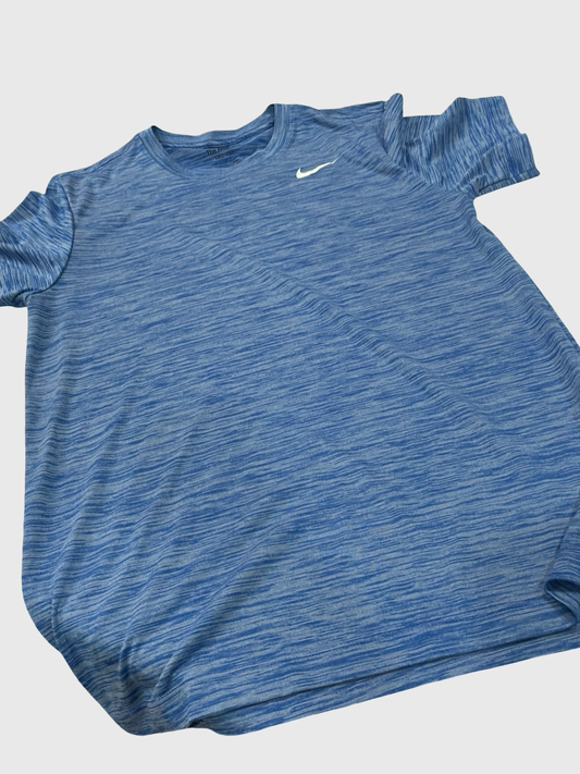 Men’s small Nike tee