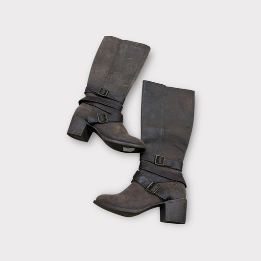 Women’s 6 boots