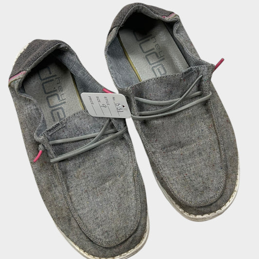 Women’s Hey Dudes-9