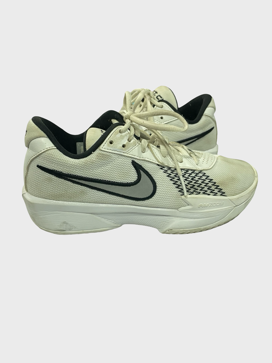 Women’s 5 Nikes (Need Cleaned)
