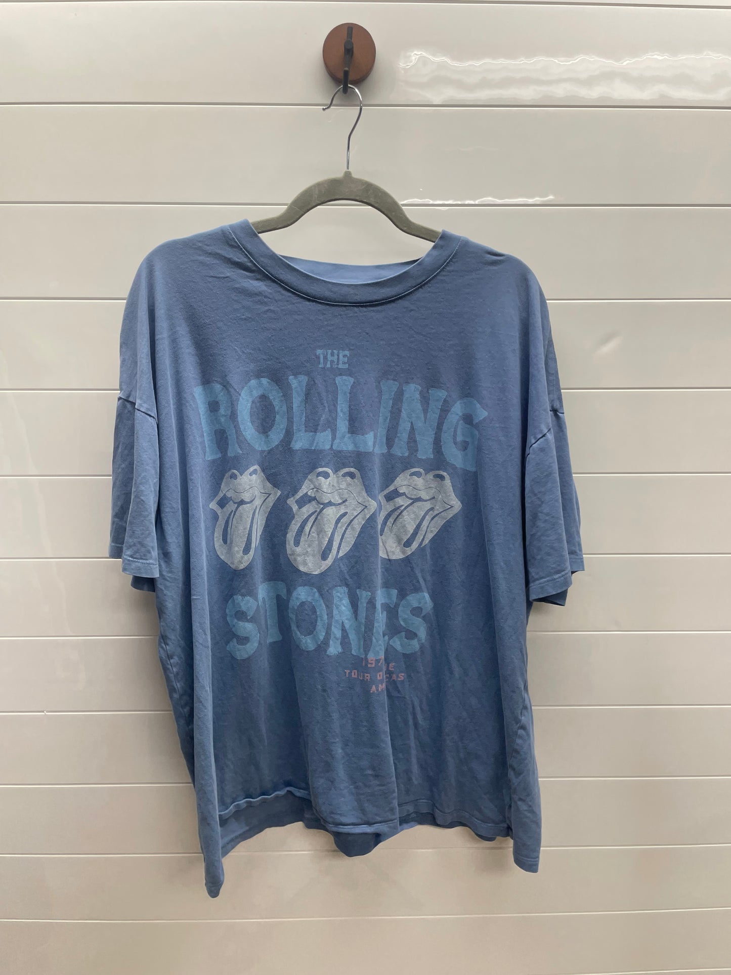 Women’s L/XL tee