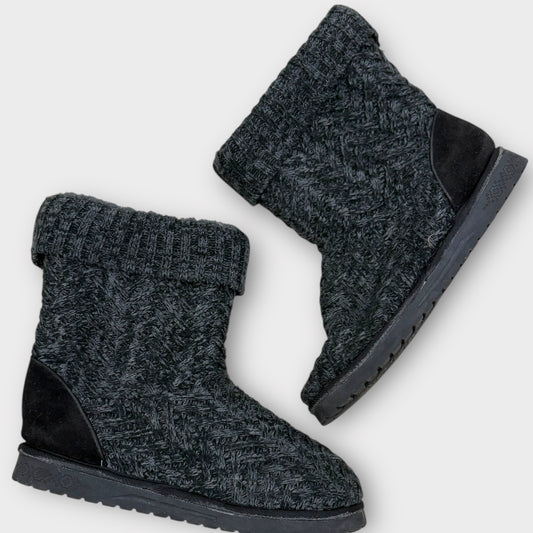 Women’s MukLuks boots- sz 10