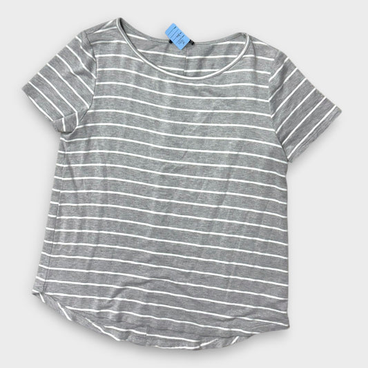 Women’s short sleeve top- medium