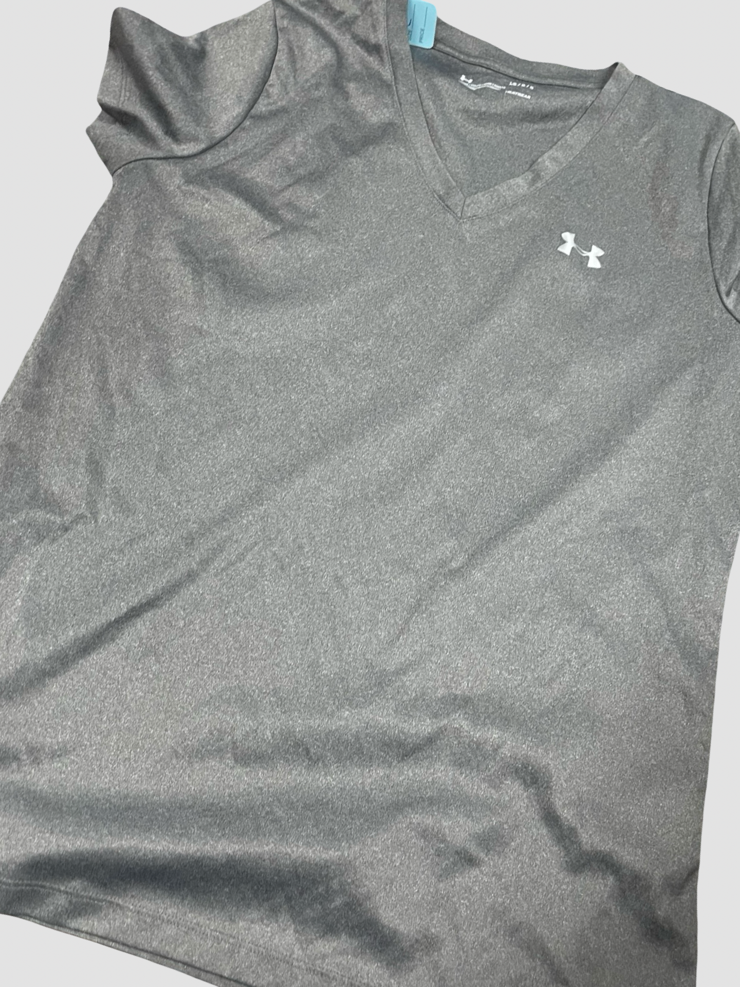 Women’s large UA tee