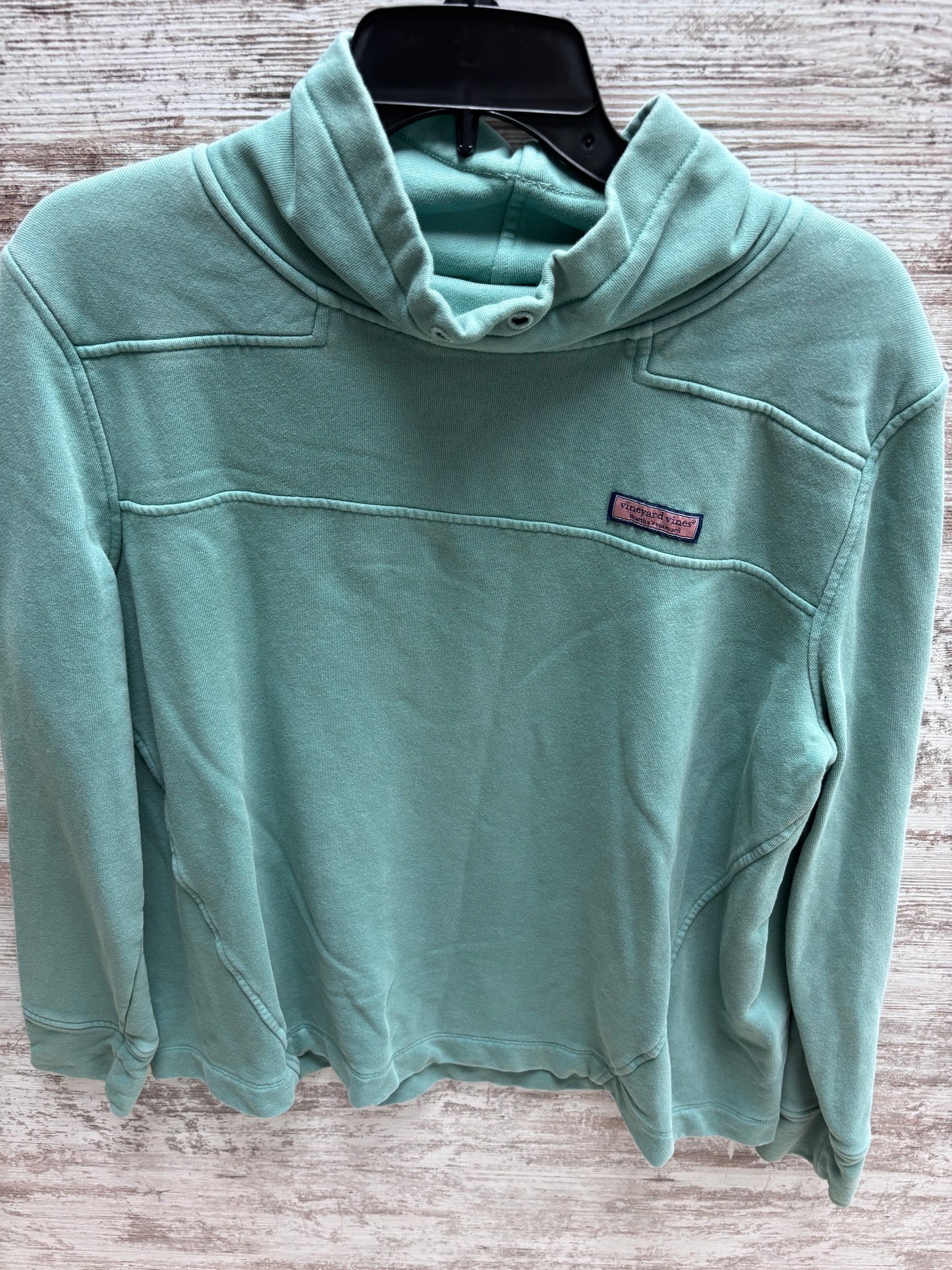 Women’s large vineyard vine sweatshirt