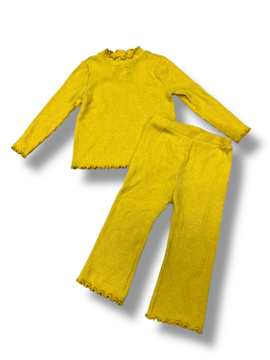 Girl’s 18/24 Old Navy set